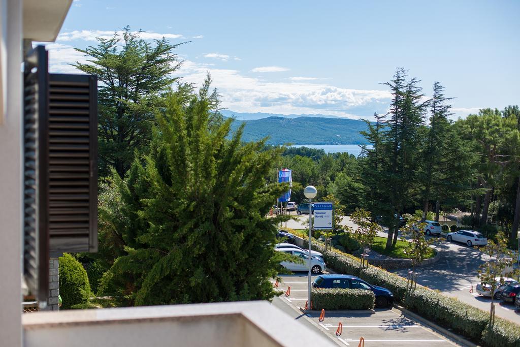 Apartments Vlatko Krk Town Exterior photo